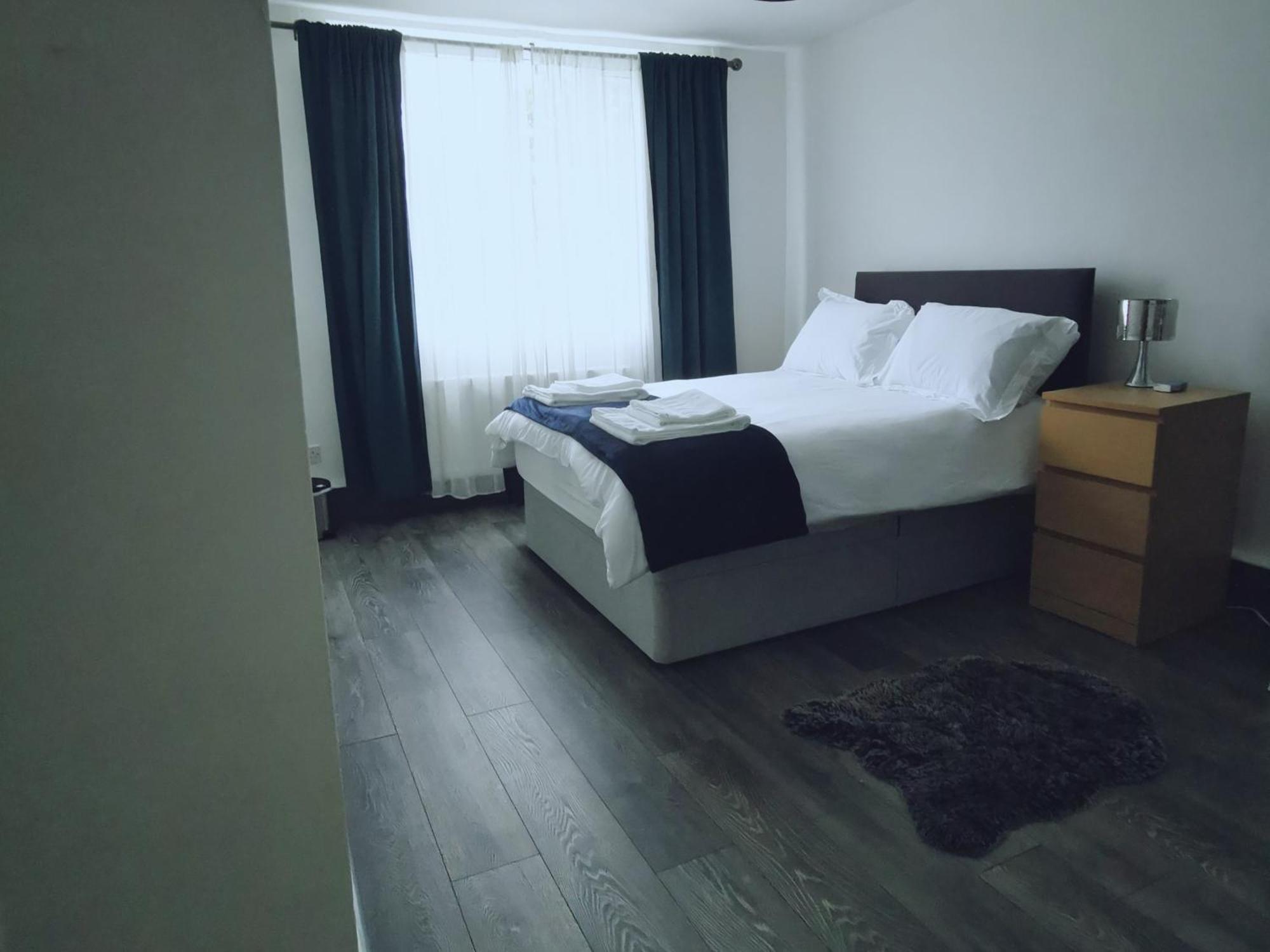 Entire 1 Bed Spacious Apartment, Private Balcony & Study Room Near City Whitehouse  Exterior photo